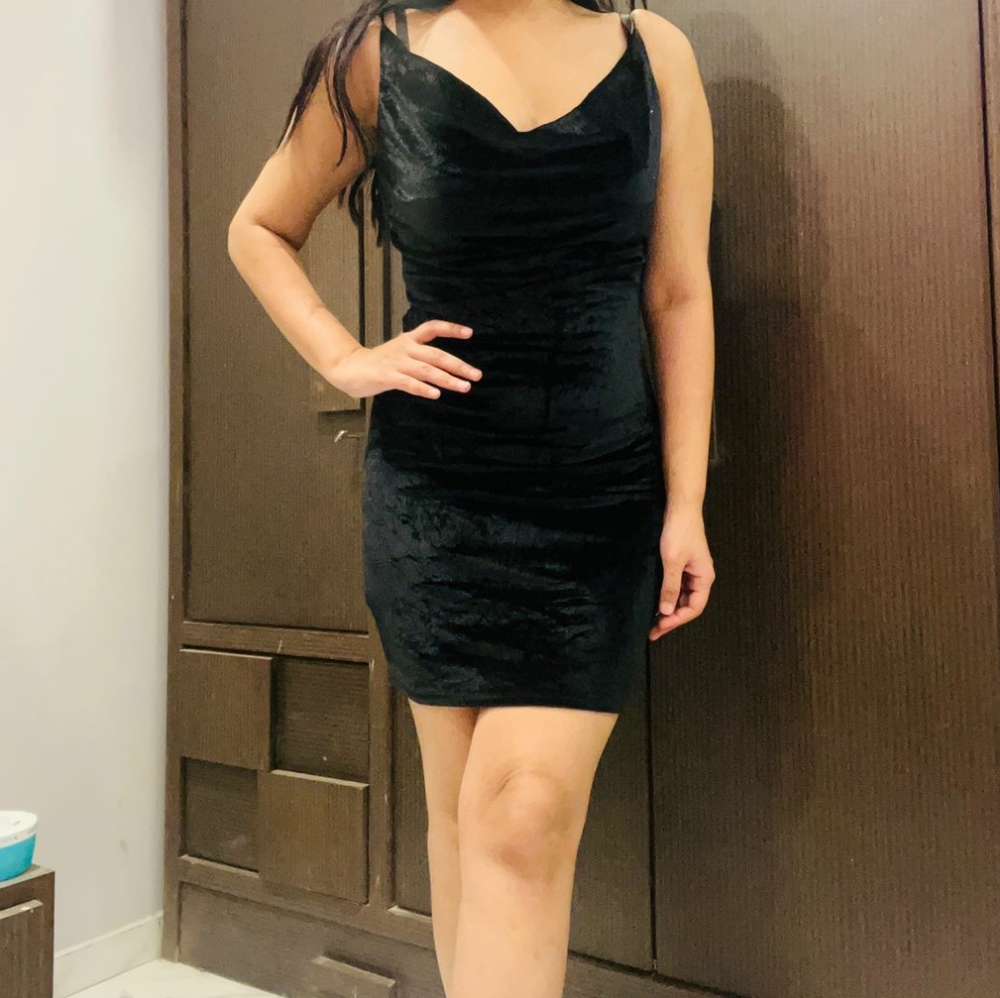 Black velvet cowl neck dress - Picture 3 of 4